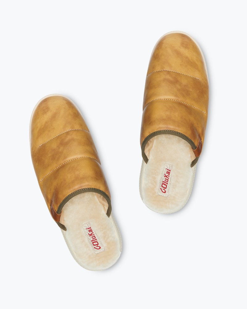 Tommy Bahama | OluKai® Mua 'Ili Scuff Slippers / Golden Sand