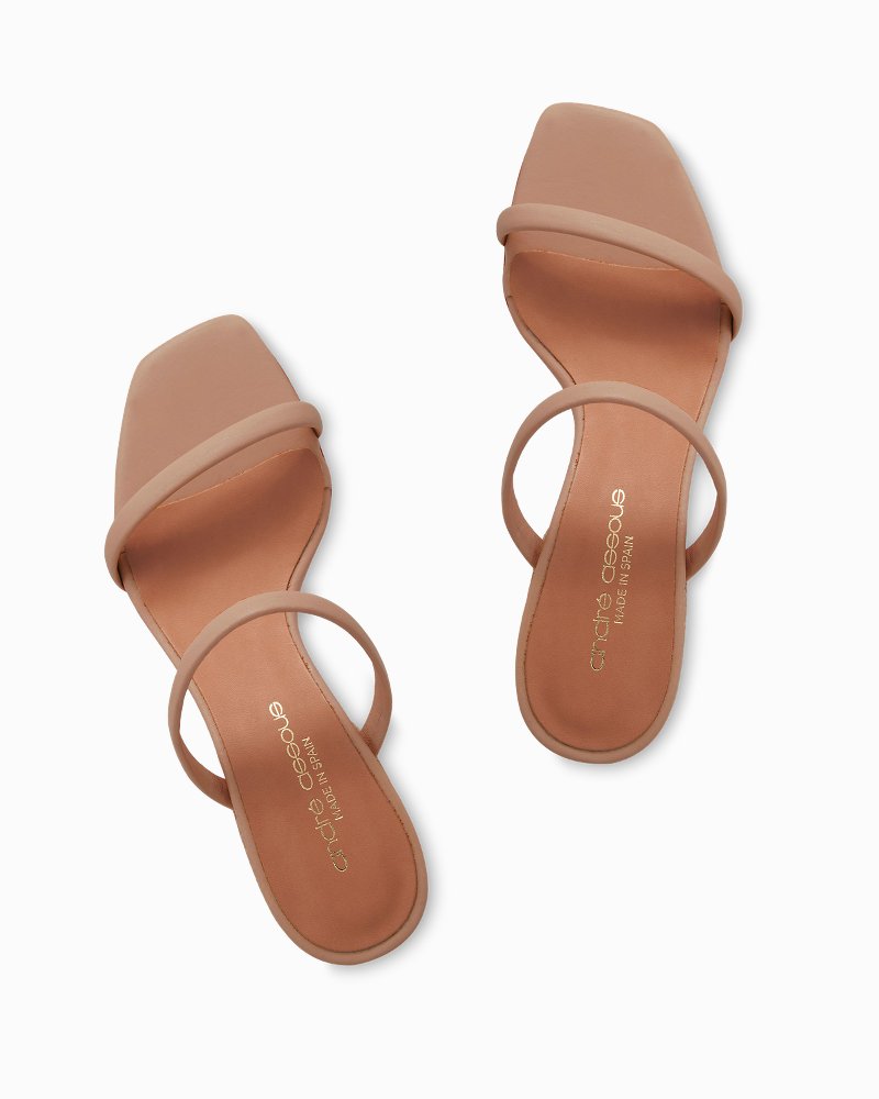 Tommy Bahama | André Assous Joie Sandal / Tan