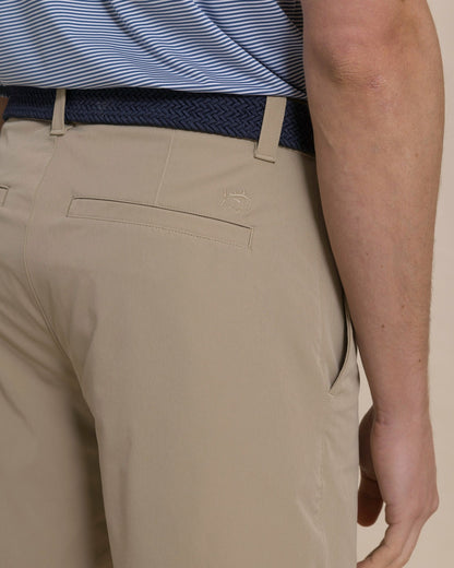 Southern Tide Birdie 8" Performance Short - Sandstone Khaki For Men