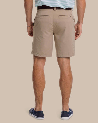 Southern Tide brrr°®-die 8 Inch Performance Golf Short - Khaki For Men