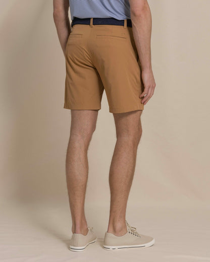 Southern Tide brrr°®-die 8" Performance Short - Hazelnut Khaki For Men