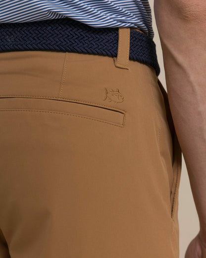 Southern Tide brrr°®-die 8" Performance Short - Hazelnut Khaki For Men