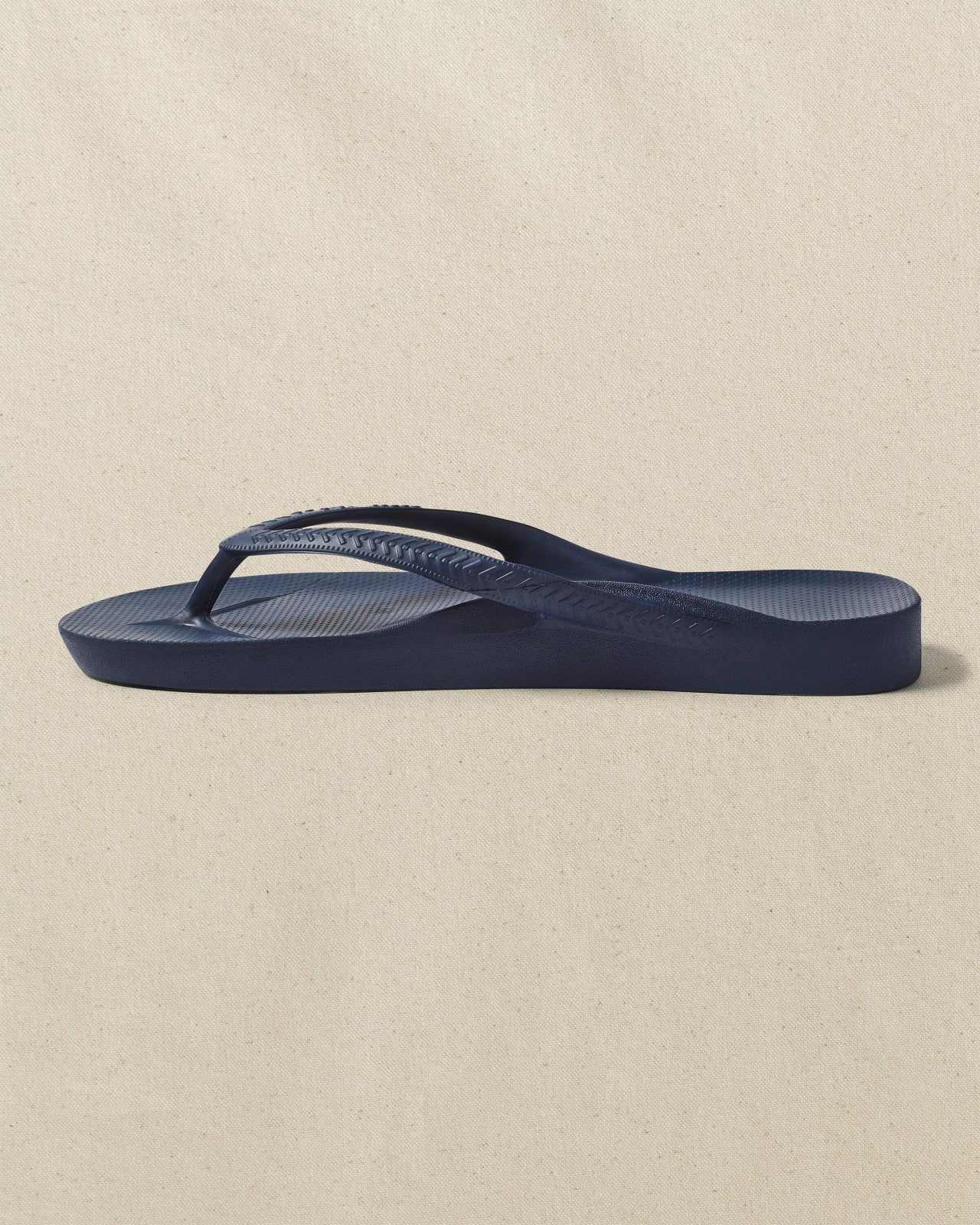 Navy,W 7 / M 6