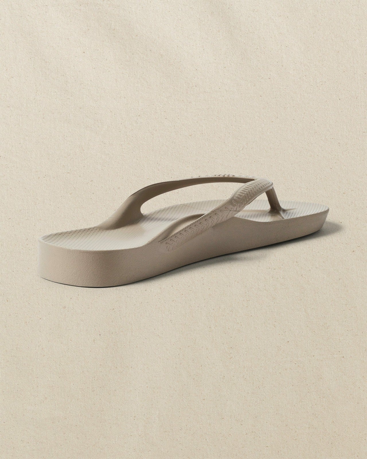 Southern Tide Archies Taupe Arch Support Flip Flop For Men|Women|Home