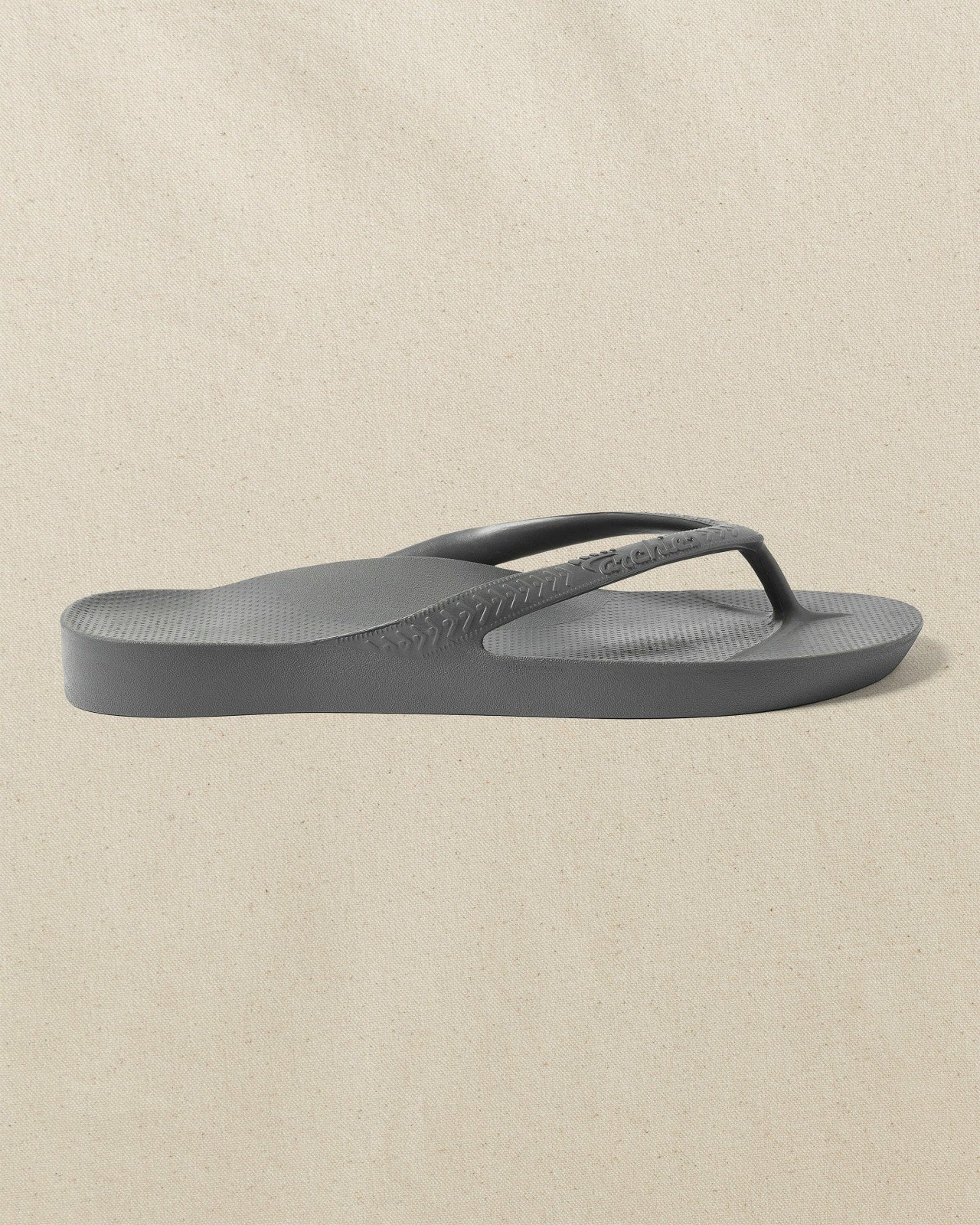 Southern Tide Archies Charcoal Arch Support Flip Flop For Men|Women|Home
