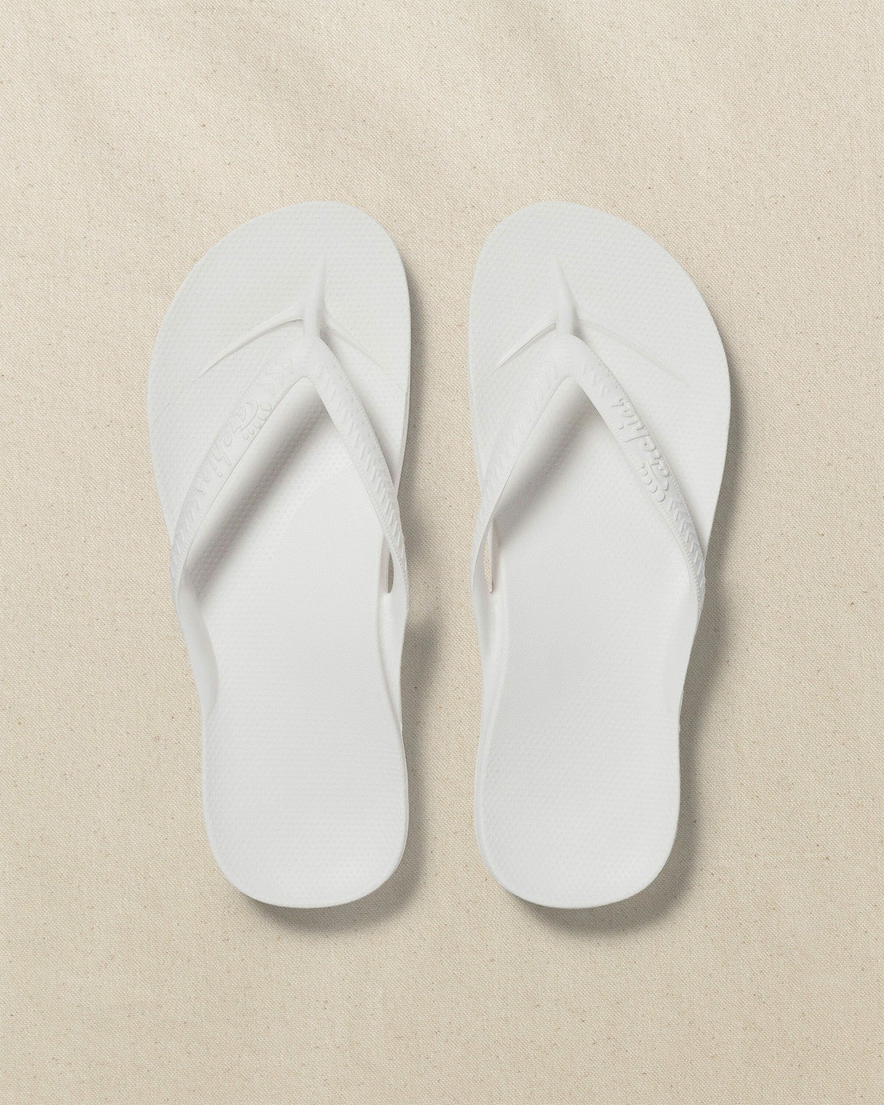 Southern Tide Archies Classic White Arch Support Flip Flop For Men|Women|Home