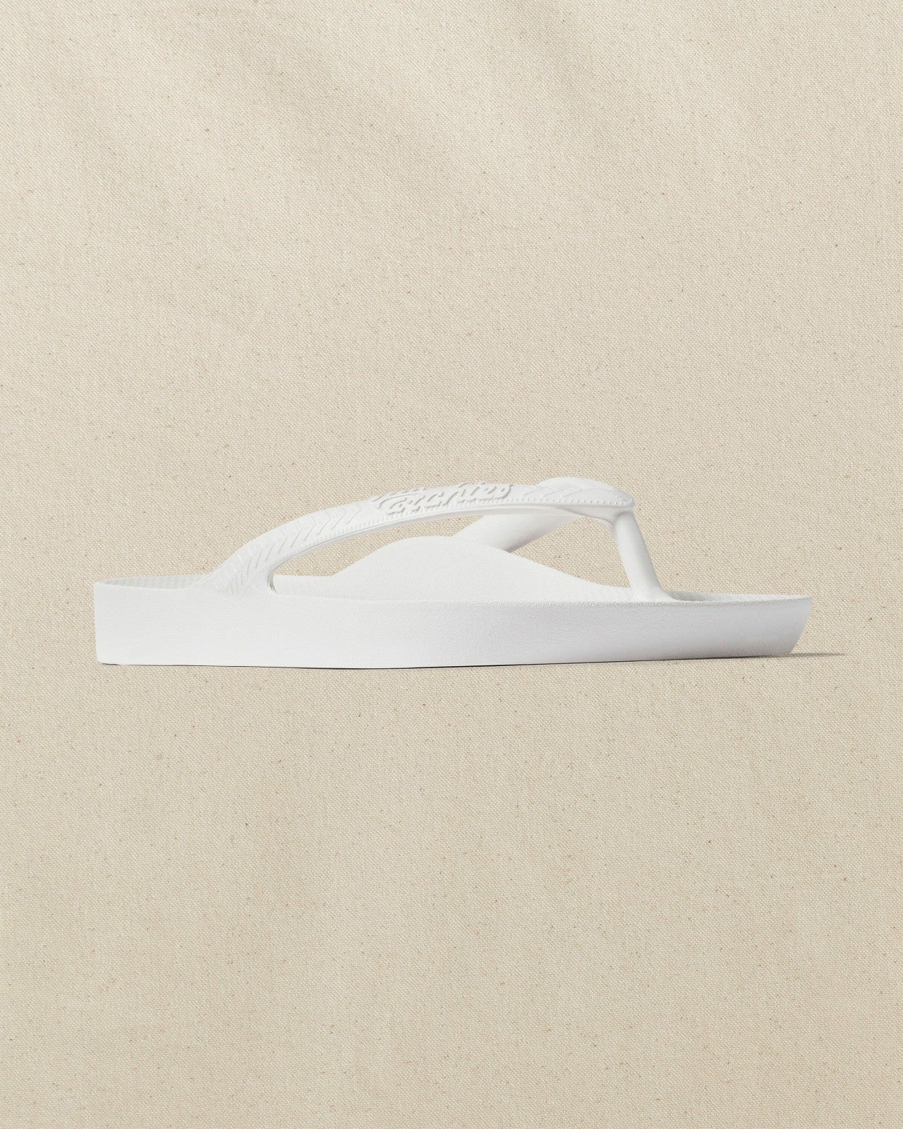 Southern Tide Archies Classic White Arch Support Flip Flop For Men|Women|Home