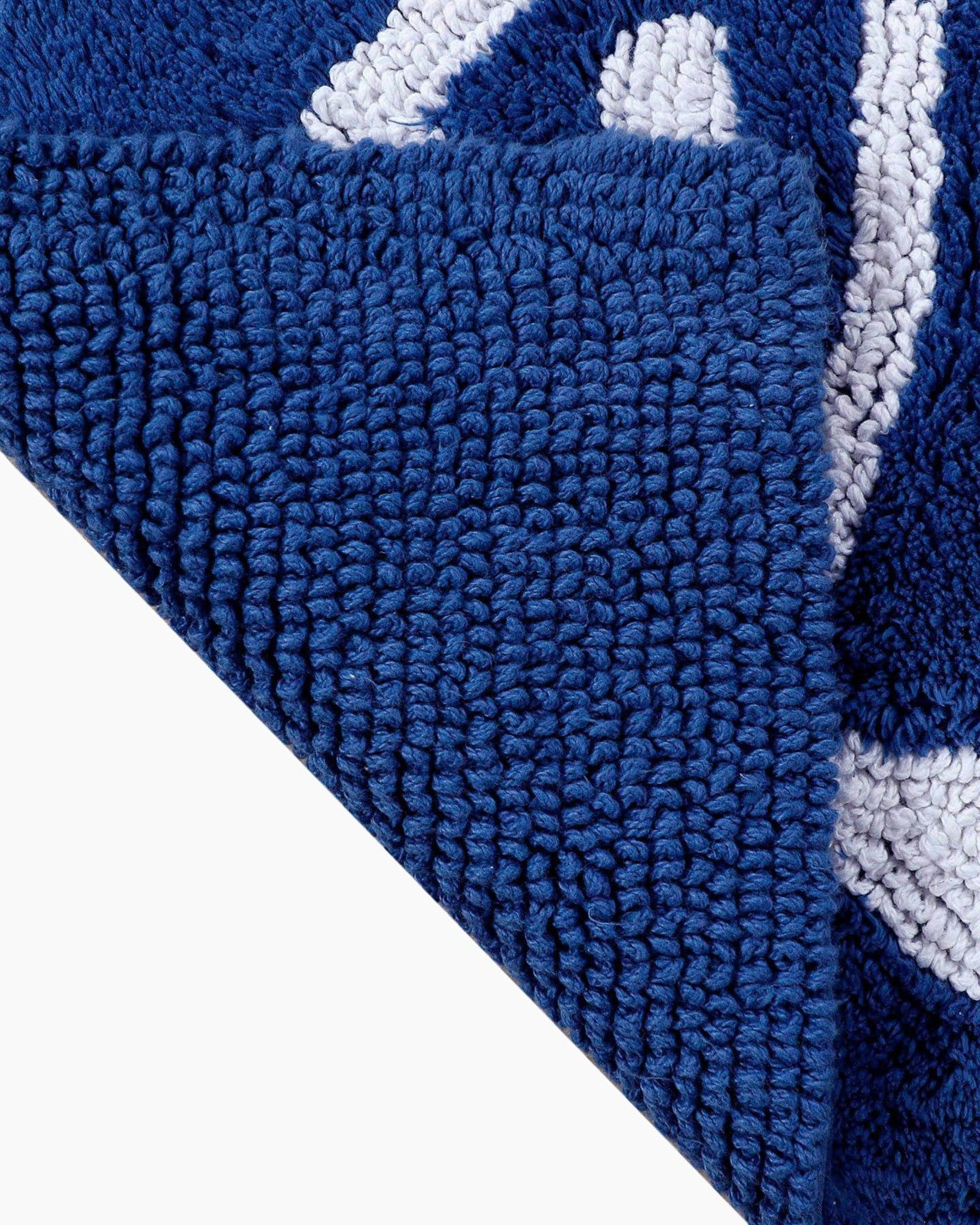 Southern Tide Reversible Skipjack Bath Rug - 17”W x 24”L – Southern Tide For Home