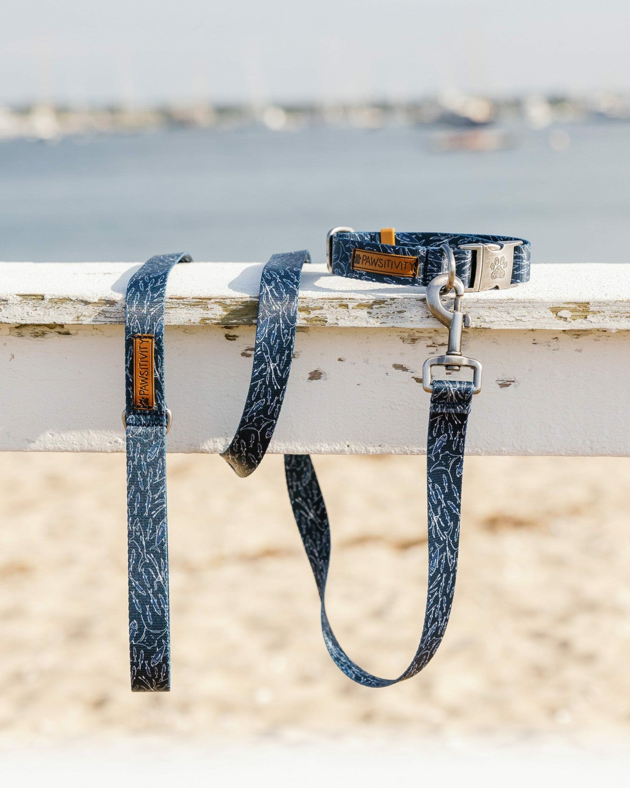Southern Tide ST x Pawsitivity Schooling Fish Dog Leash For Home