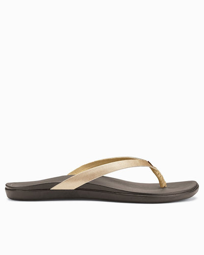 Tommy Bahama | OluKai® Ho'ōpio Leather Sandals / Bubbly