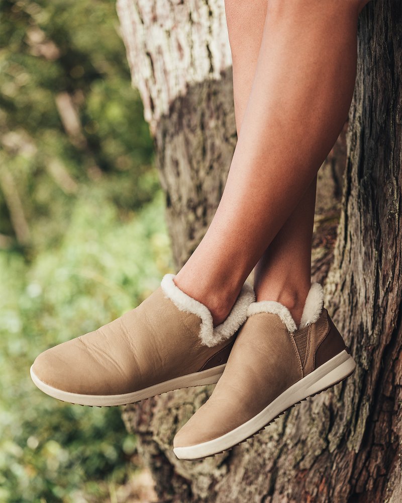 Tommy Bahama | OluKai® Mālua Hulu Boots / Tan