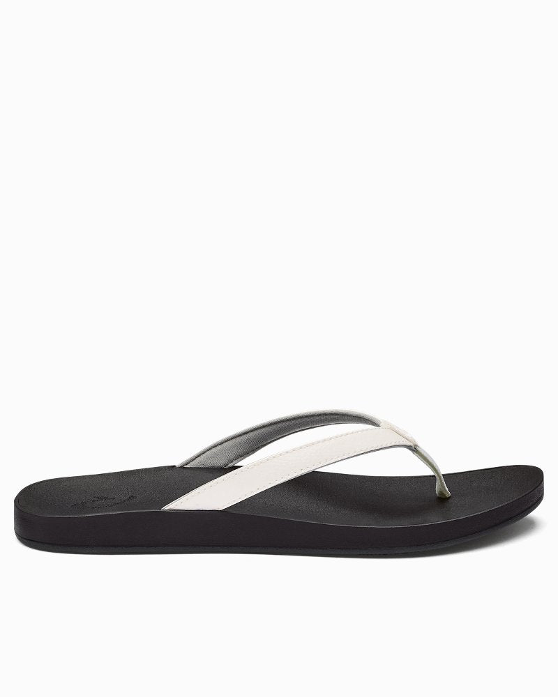 Tommy Bahama | OluKai® Puawe Sandals / White