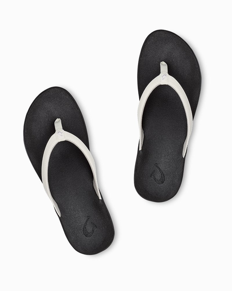 Tommy Bahama | OluKai® Puawe Sandals / White