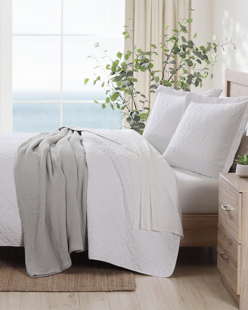Tommy Bahama | Solid King Quilt/Sham Set / White