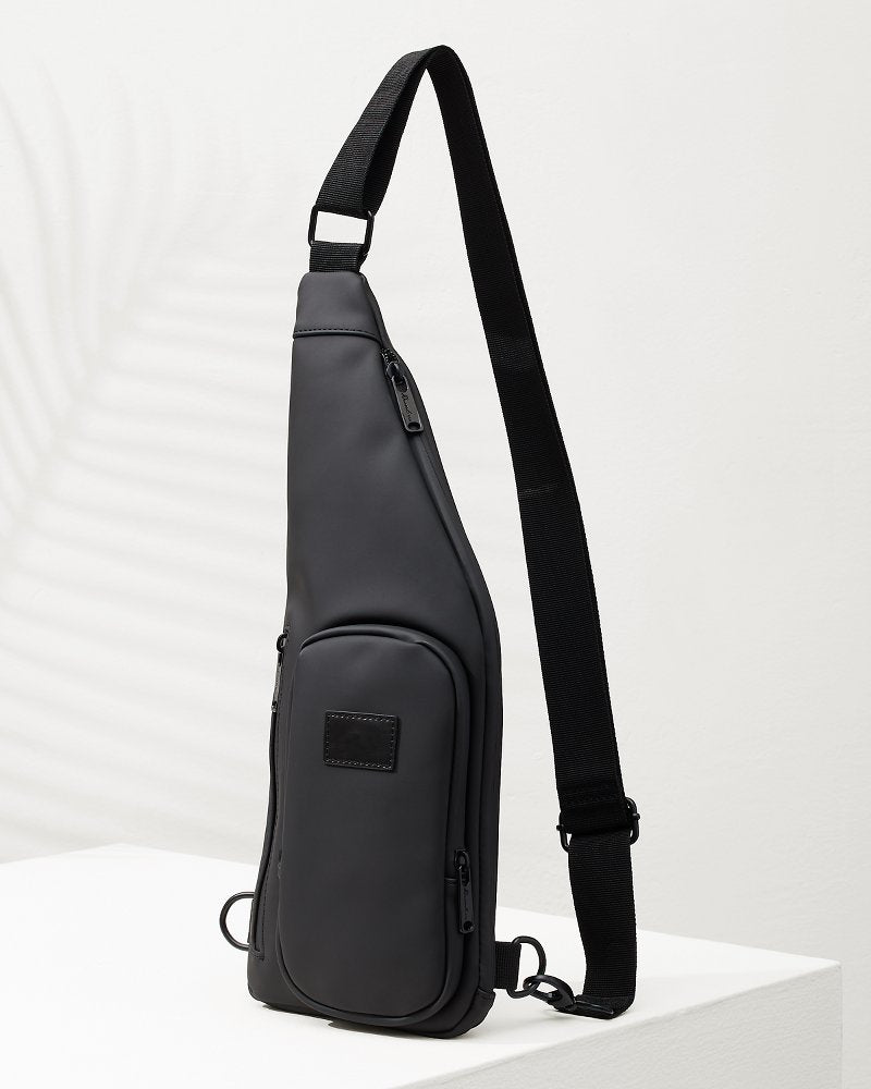 Tommy Bahama | Hudson Black Sling Bag / Black