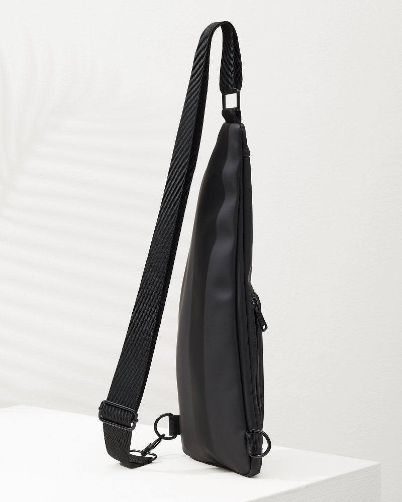 Tommy Bahama | Hudson Black Sling Bag / Black