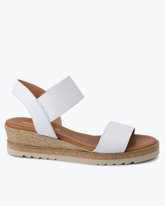 Tommy Bahama | André Assous Neveah Wedge Sandals / White