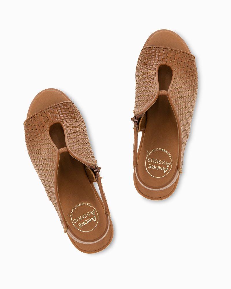 Tommy Bahama | André Assous Belinda Featherweights™ Wedges / Cognac Woven