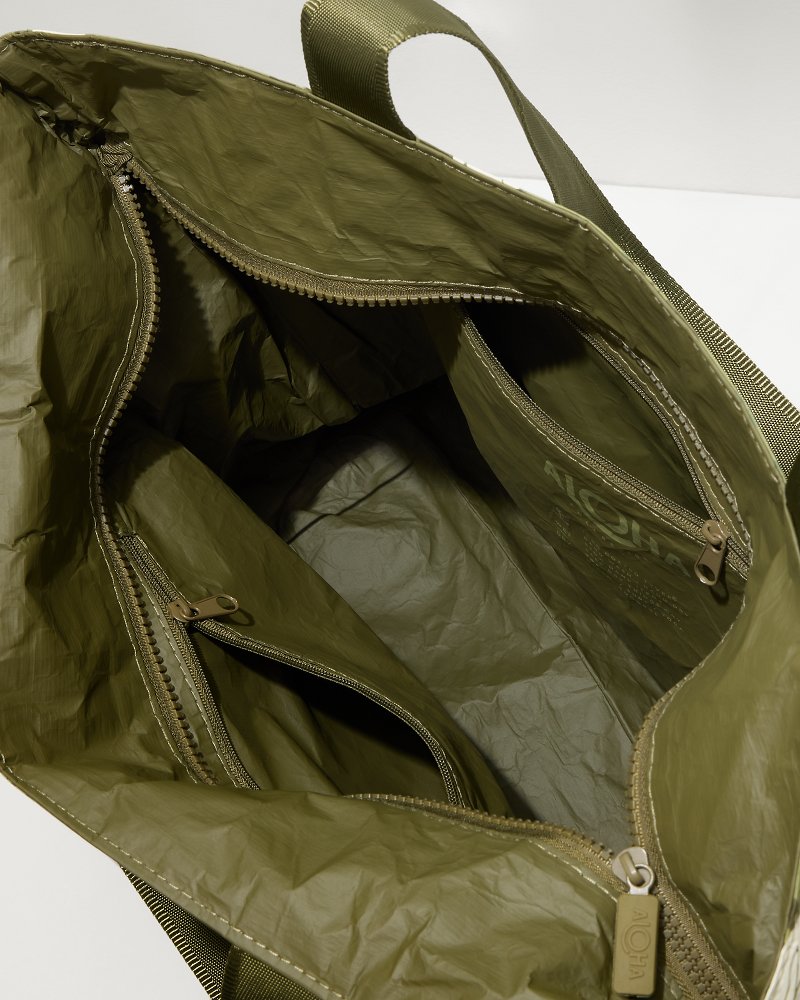 Tommy Bahama | Aloha Collection Ginger Camo Day Tripper Tote / Scope/Olive