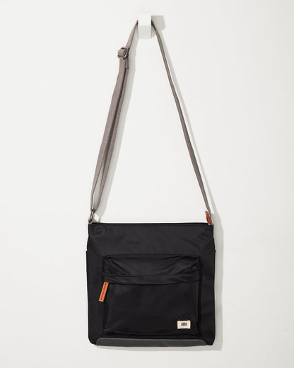 Tommy Bahama | Kennington Black Crossbody / Black