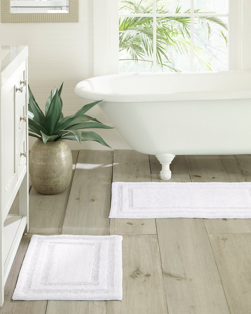 Tommy Bahama | White Isla Bath Rug Set of 2 / Coconut