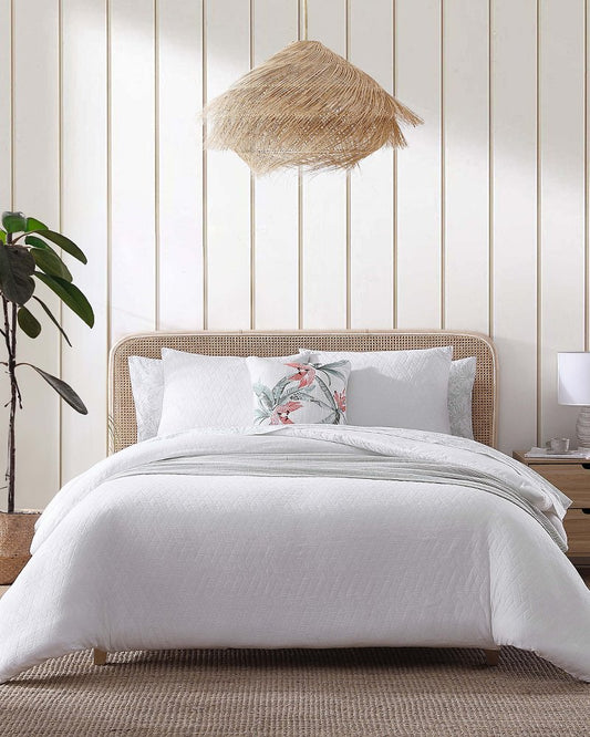 Tommy Bahama | Wicker Woven 3-Piece Full/Queen Comforter Set / White