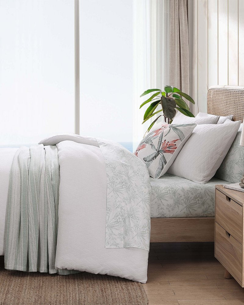 Tommy Bahama | Wicker Woven 3-Piece Full/Queen Comforter Set / White