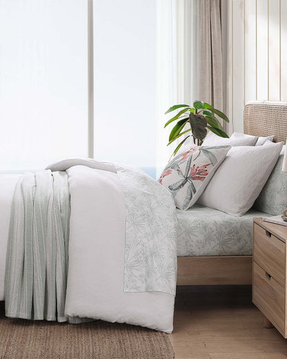 Tommy Bahama | Wicker Woven 3-Piece Full/Queen Comforter Set / White