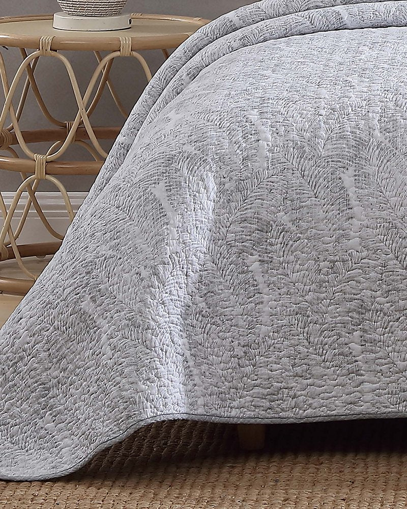 Tommy Bahama | Water Leaves 2-Piece Twin Quilt Set / Grey
