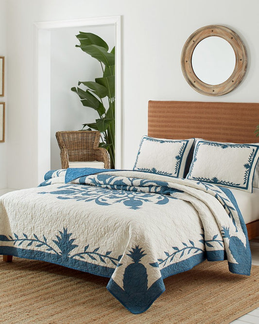 Tommy Bahama | Aloha Pineapple King Quilt / Blue