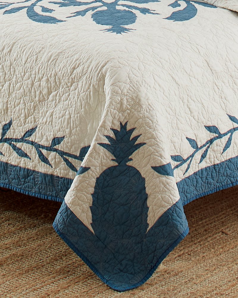 Tommy Bahama | Aloha Pineapple King Quilt / Blue