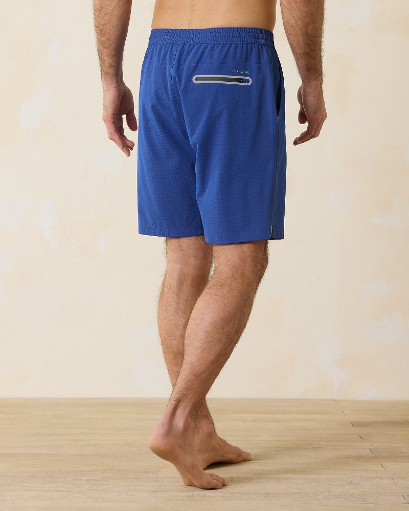 Tommy Bahama | Monterey Coast Hybrid IslandZone® 9-Inch Shorts / Cobalt Haze