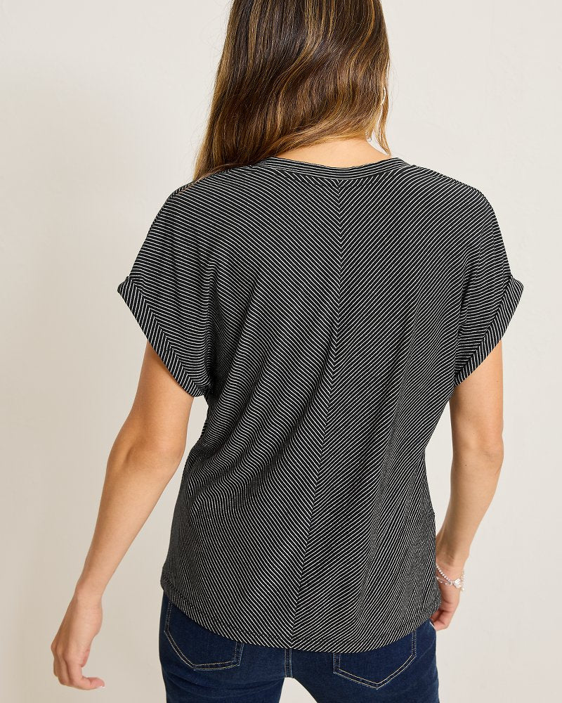 Tommy Bahama | Kauai Tranquil Sea V-Neck T-Shirt / Black