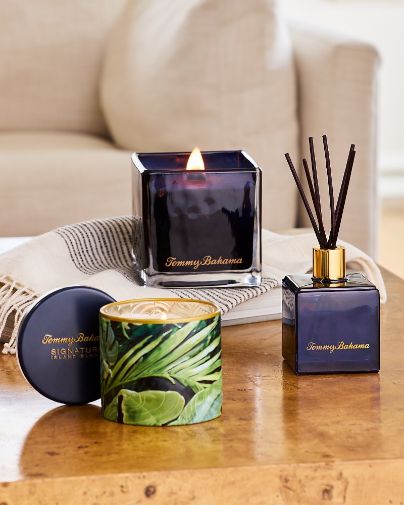 Tommy Bahama | Island Blend 10.6-oz Villa Fronds Candle Tin / Island Blend