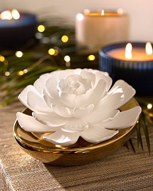 Tommy Bahama | Island Blend Porcelain Flower Diffuser / Island Blend